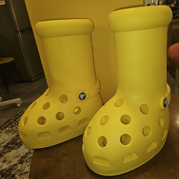 MSCHF x Crocs - Picture 2 of 5